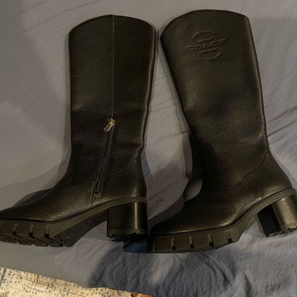 size 6B. Black lather original coach - Picture 9 of 10